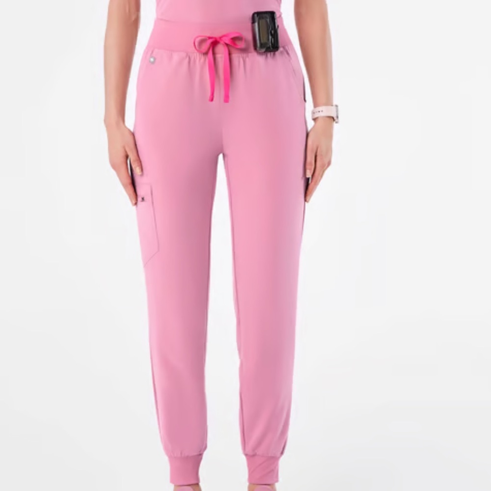 Figs Women's High Waisted Zamora Jogger Pants - Chalk Pink (Medium Petite)